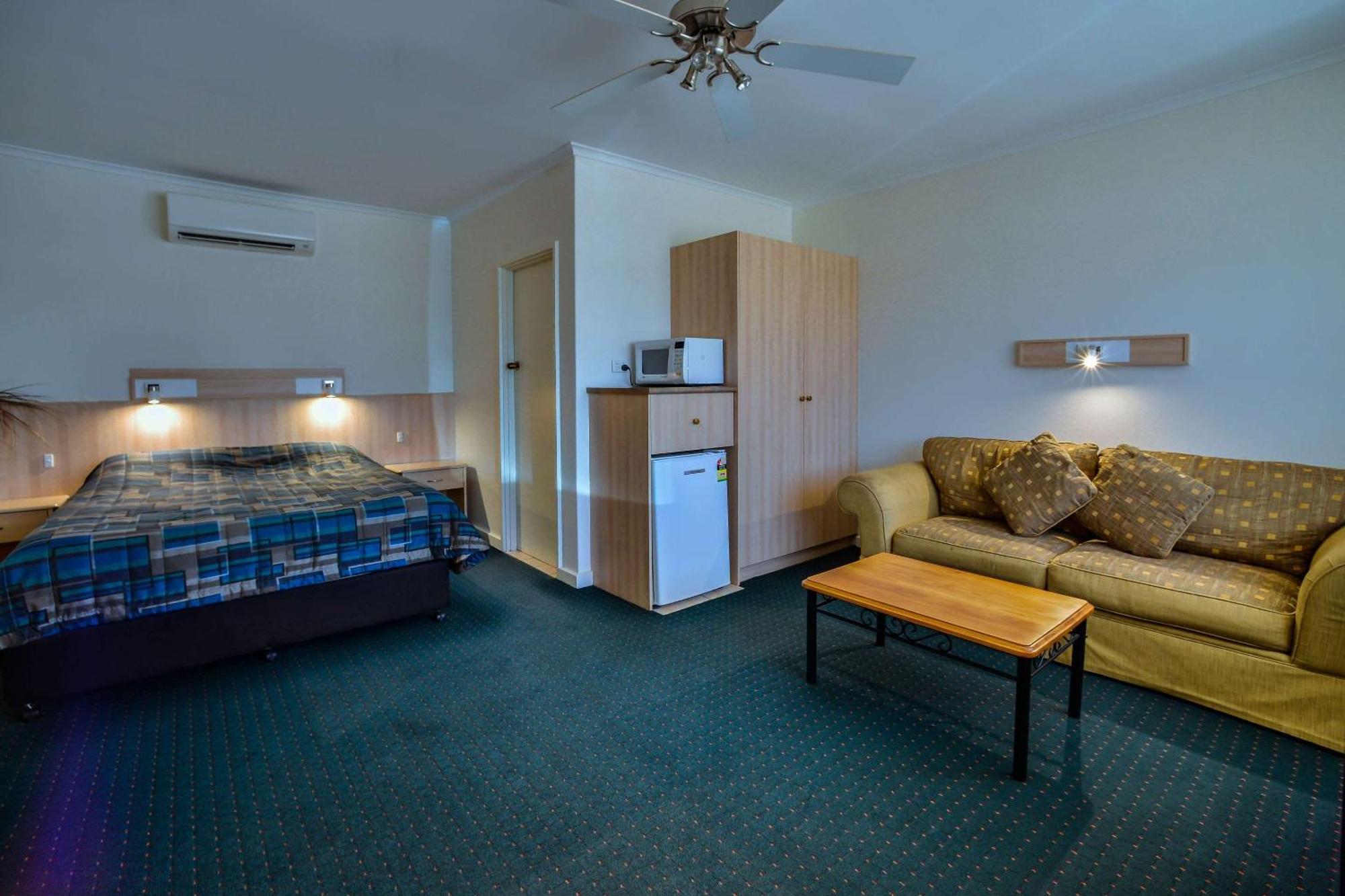 Comfort Inn & Suites Augusta Westside Порт-Огаста Экстерьер фото